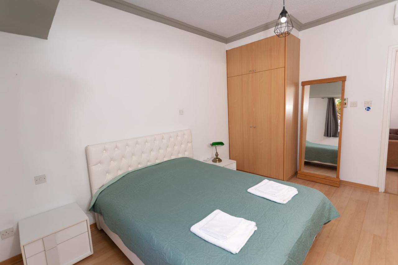 Always Welcome! Near Beach, Cml Swimming Pool Paphos Luaran gambar